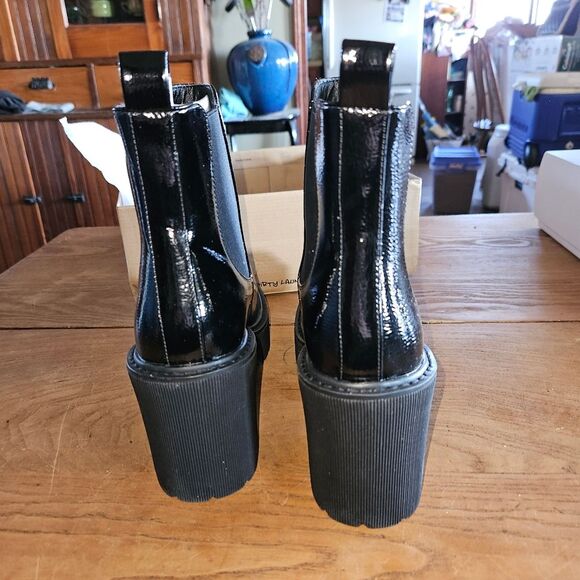 Dirty Laundry Yikes Boots Size 7.5  Black Patent Leather Ankle Lug Boot NEW - Picture 6 of 6